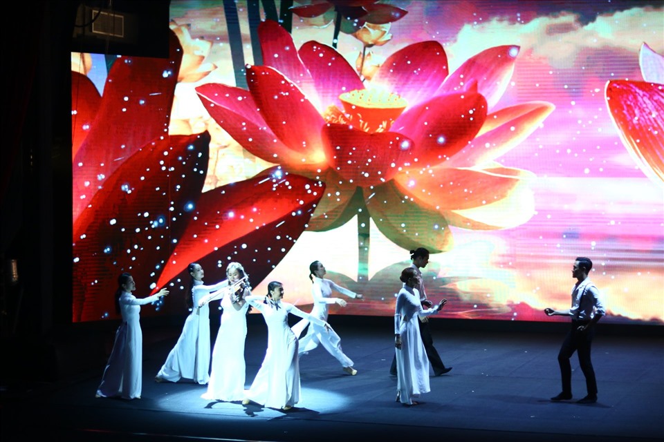 Màn trình diễn đặc sắc tại concert "Thế giới nước"